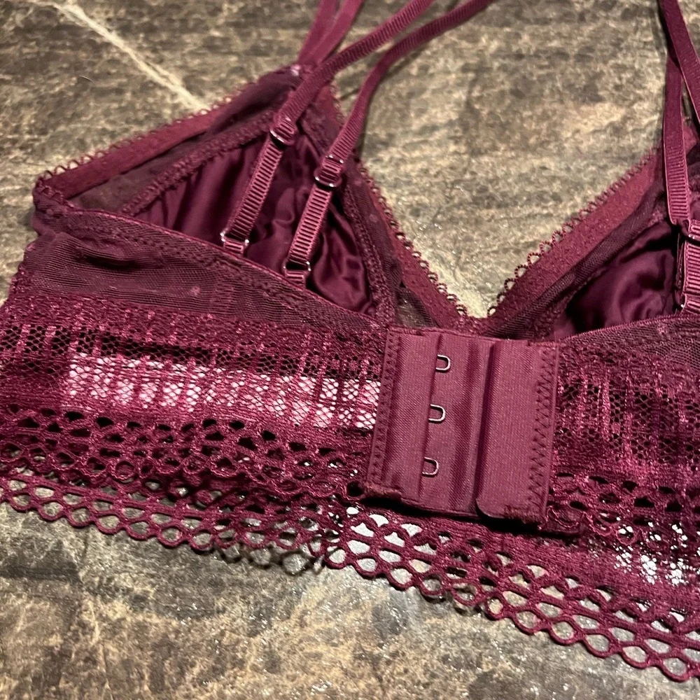 Victoria secret burgundy lace bralette adjustable straps size XS
